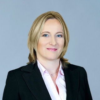 Zsuzsanna Májer